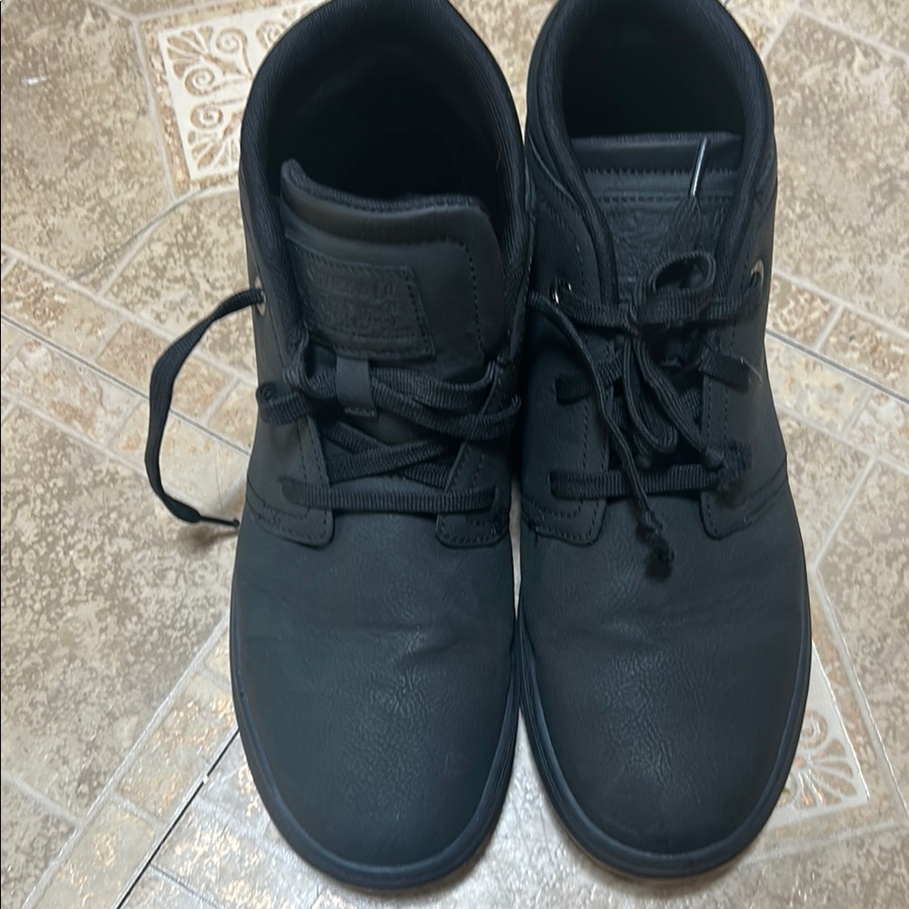 Black Levi’s Shoes size